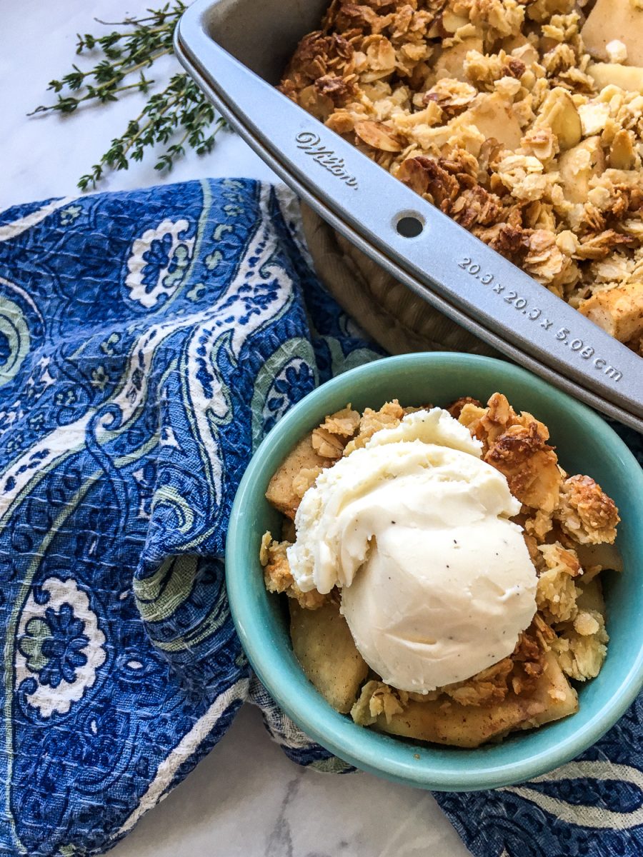 Discover the perfect balance of sweet and savory in this gluten and refined sugar-free dessert! 🍎 Fresh thyme elevates the classic apple crisp to a whole new level. 🥄🌿 #DeliciousDessert #GlutenFreeBaking
